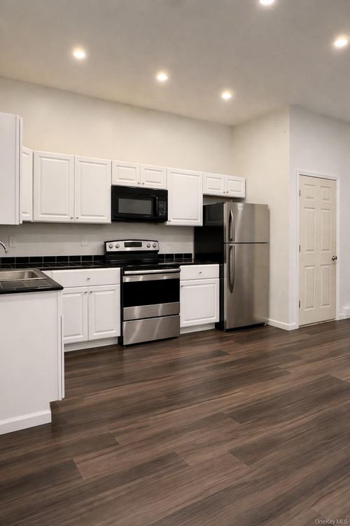 1-420 Broadway, Monticello, NY, 12701-6305 | Card Image