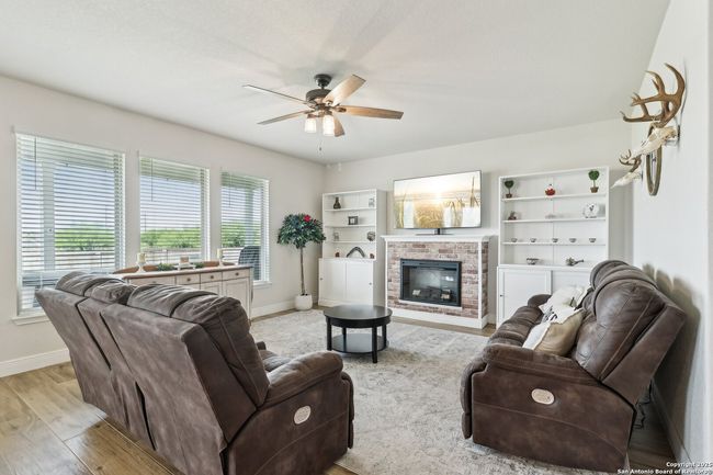 402 Devnet Fld, House other with 4 bedrooms, 3 bathrooms and null parking in Cibolo TX | Image 8