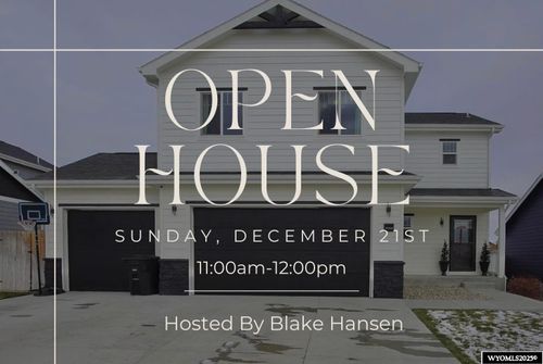 5250 River Crossing Ave, Mills, WY, 82644-5138 | Card Image