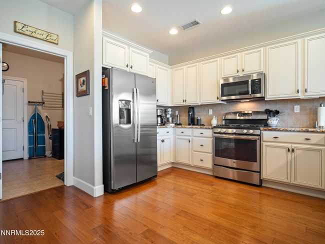 1221 Lasso Ln, House other with 3 bedrooms, 3 bathrooms and 5 parking in Gardnerville NV | Image 8