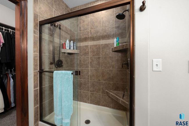 4400 E Aster Cir, House other with 5 bedrooms, 4 bathrooms and null parking in Sioux Falls SD | Image 29
