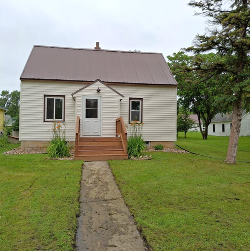 251 Colfax Ave Ne, Hector, MN, 55342-1055 | Card Image