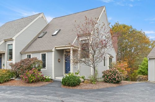 40-40 Quarry Ridge Ln, Rockport, MA, 01966-1335 | Card Image