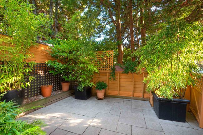 409 Chesterfield Avenue, Townhouse with 3 bedrooms, 2 bathrooms and 2 parking in North Vancouver BC | Image 3