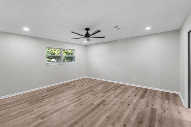 213 Westview Dr, House other with 4 bedrooms, 3 bathrooms and 3 parking in Sealy TX | Image 16