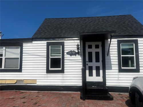 13707 Plymouth St, Madeira Beach, FL, 33708-2541 | Card Image