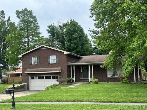 109 Link Dr, Sikeston, MO, 63801-5132 | Card Image