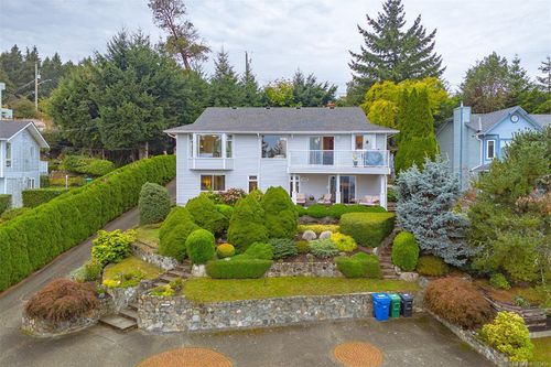 1089 College Dr, Nanaimo, BC, V9R5X3 | Card Image