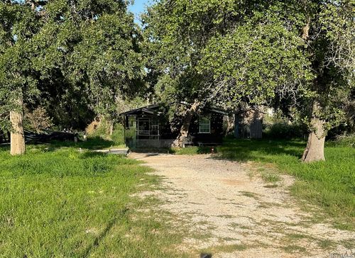 127 Little Creek Dr., Floresville, TX, 78114 | Card Image