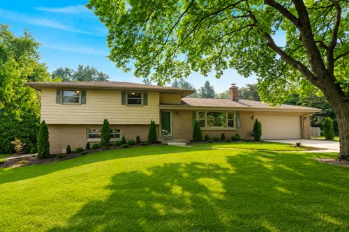 11630 N Riverland Rd, Mequon, WI, 53092-2719 | Card Image