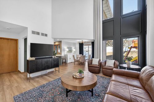 318 Redruth Dr, Dodgeville, WI, 53533-2206 | Card Image