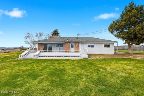 7753 Yakima Valley Hwy, Zillah, WA, 98953-9728 | Card Image