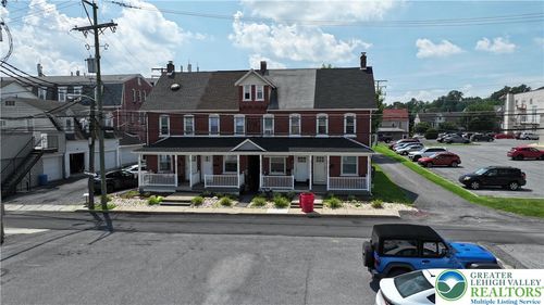 42 S Spruce St, Nazareth, PA, 18064-2127 | Card Image