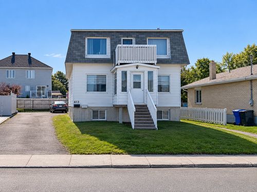 613 Rue St Germain E, Home with 2 bedrooms, 1 bathrooms and null parking in Rimouski QC | Card Image