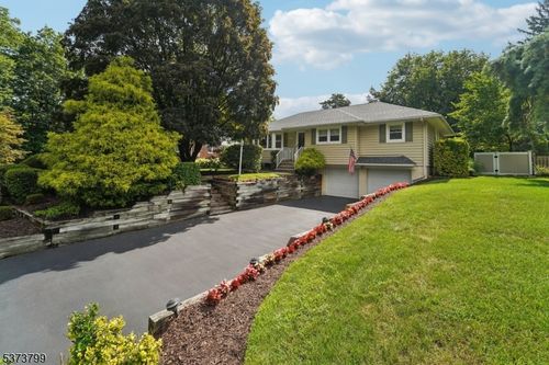 20 Nokomis Ave, Oakland, NJ, 07436-2136 | Card Image