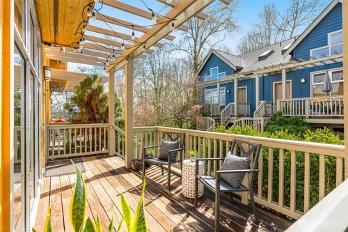 2815 24th Ave S, Seattle, WA, 98144-5313 | Card Image