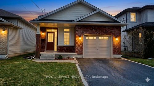 122 Wallace Ave S, Welland, ON, L3B1R5 | Card Image