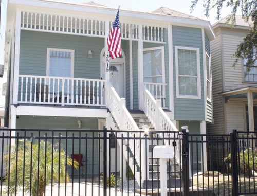 3515 Winnie St, Galveston, TX, 77550-1224 | Card Image