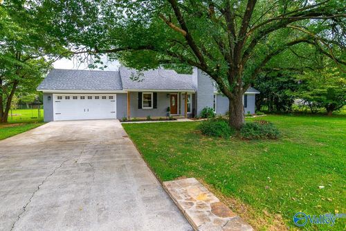 103 Moms Cir, Huntsville, AL, 35811-9053 | Card Image