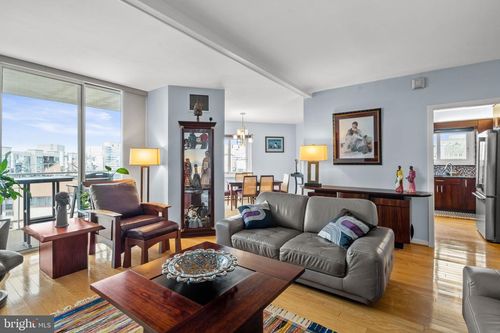 12g-2301 Cherry St, PHILADELPHIA, PA, 19103-1076 | Card Image