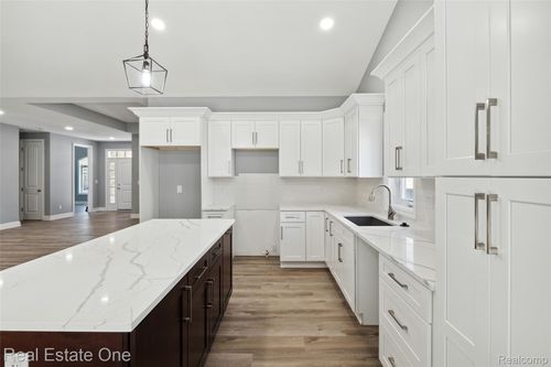 12280 Worthington Ct, Grand Blanc, MI, 48439-2469 | Card Image