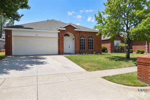 1048 Harriman Dr, Saginaw, TX, 76131-4925 | Card Image