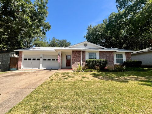 1811 Redwood St, Arlington, TX, 76014-1556 | Card Image