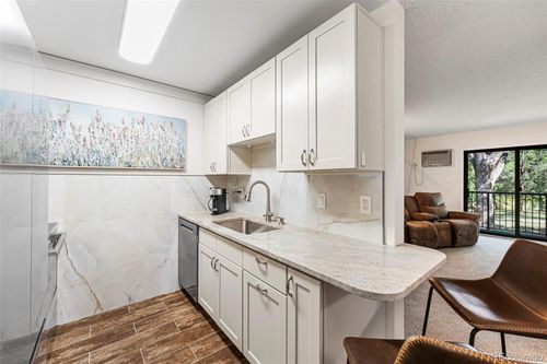 204-1200 Golden Cir, Golden, CO, 80401-3637 | Card Image