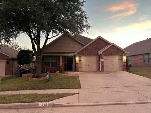 3948 Sunnygate Dr, Roanoke, TX, 76262-3349 | Card Image