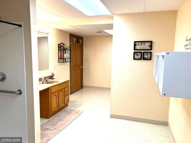 Bathroom Full | Image 5