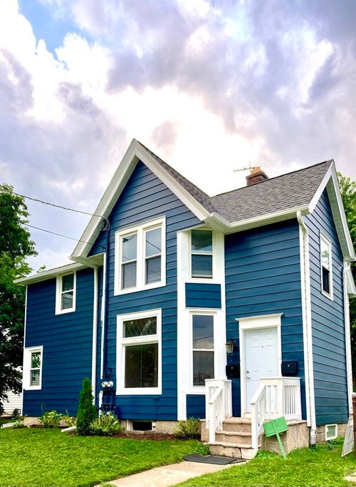 1-323 3rd St, Libertyville, IL, 60048-2305 | Card Image