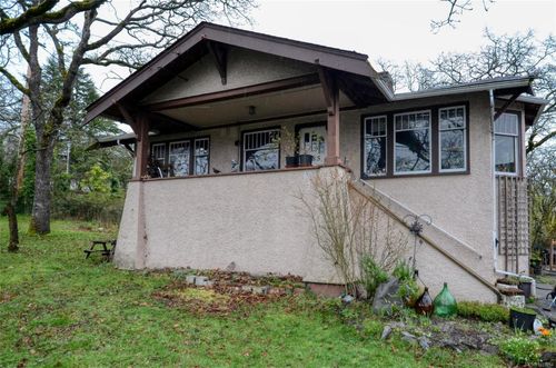 985 Cloverdale St, Saanich, BC, V8X2T4 | Card Image