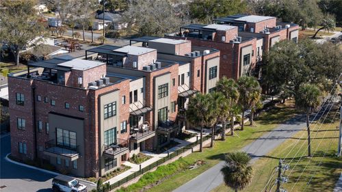 64 N Park Ave, WINTER GARDEN, FL, 34787 | Card Image