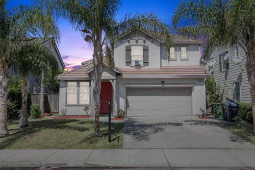 951 Kennedy Pl, Tracy, CA, 95377-8520 | Card Image