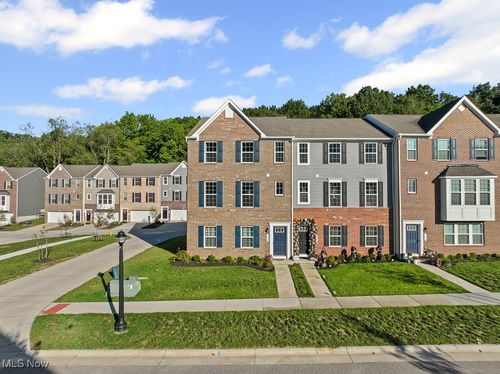1122 Bean Ln, Akron, OH, 44313-7800 | Card Image