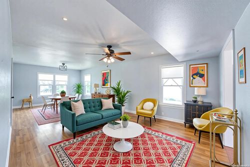 217 Seford Dr, Terrell Hills, TX, 78209-6036 | Card Image