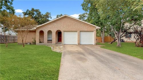 1210 Neal Pickett Dr, College Station, TX, 77840-2613 | Card Image