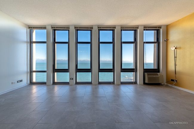 22b - 6700 S South Shore Drive, Condo with 2 bedrooms, 2 bathrooms and 1 parking in Chicago IL | Image 3