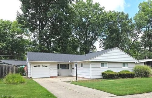 6416 Alderwood Rd, Parma Heights, OH, 44130-3203 | Card Image