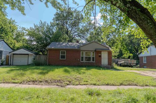 1933 S Battin St, Wichita, KS, 67218-4417 | Card Image