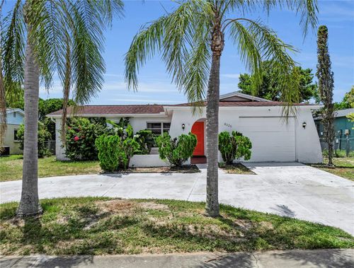 8020 Norwich Dr, PORT RICHEY, FL, 34668-4424 | Card Image