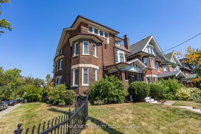 188 Humberside Ave, House other with 6 bedrooms, 4 bathrooms and 1 parking in Toronto ON | Image 1