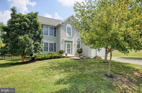 201 Eleahs Xing, Greencastle, PA, 17225-8502 | Card Image