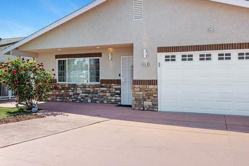 408 W San Joaquin St, Avenal, CA, 93204-1141 | Card Image
