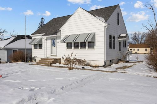 800 35th St Ne, Cedar Rapids, IA, 52402-3605 | Card Image