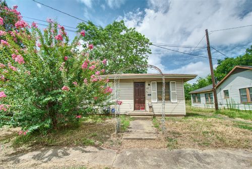 600 Hatton St, Waco, TX, 76704-2402 | Card Image