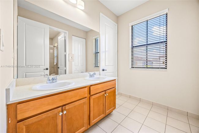 3346 W 96 Th Pl, House other with 3 bedrooms, 3 bathrooms and null parking in Hialeah FL | Image 21