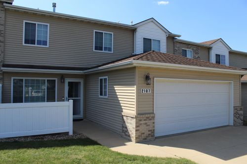 2107 Cassi Rdg, Waterloo, IA, 50701-9743 | Card Image