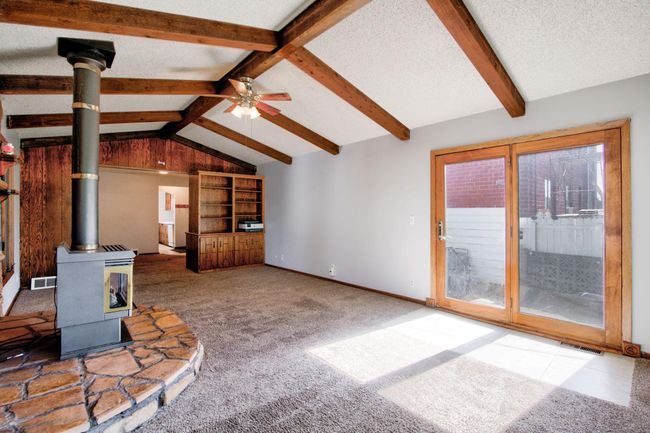 Bright and Spacious Great Room | Image 7