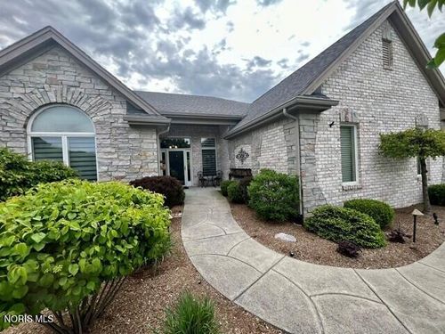 3935 Ravine Hollow Ct, Maumee, OH, 43537-9289 | Card Image